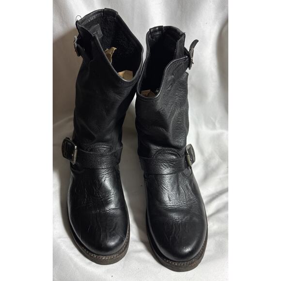 Women's FRYE Veronica Short Boot 76509 Size 7.5B Black Leather Buckle Biker - Picture 1 of 9
